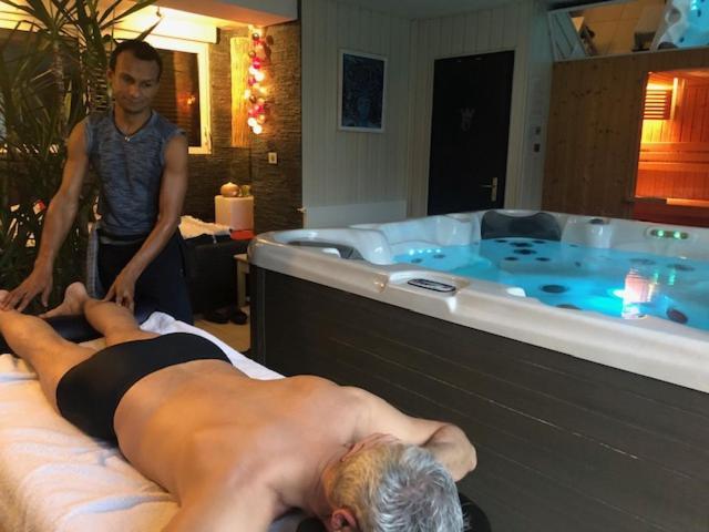 Gite Piscine Jacuzzi Privatises Clos Valentin Freulleville 外观 照片